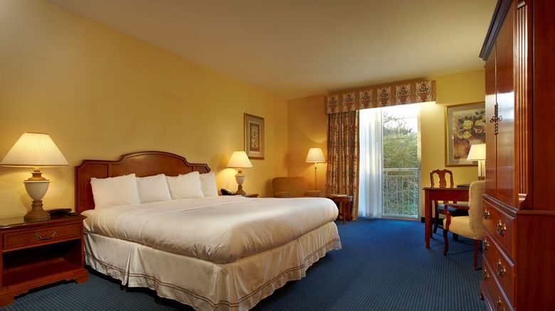 <b>Trianon Bonita Bay Room</b>. Images powered by <a href="https://iceportal.shijigroup.com/" title="IcePortal" target="_blank">IcePortal</a>.