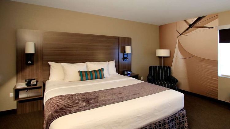 Executive Inn & Suites Room
