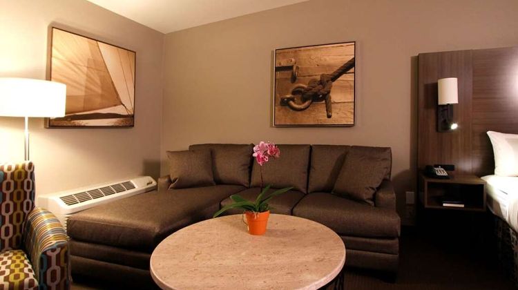 Executive Inn & Suites Suite