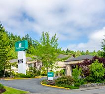 Guesthouse Inn and Suites Poulsbo Exterior