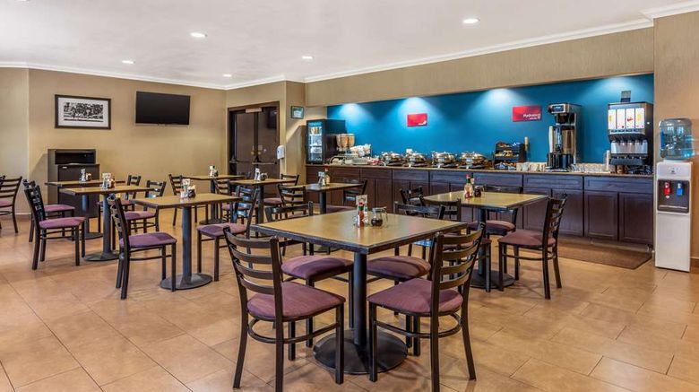 <b>Best Western Plus Wine Country Inn & Ste Restaurant</b>. Images powered by <a href="https://iceportal.shijigroup.com/" title="IcePortal" target="_blank">IcePortal</a>.