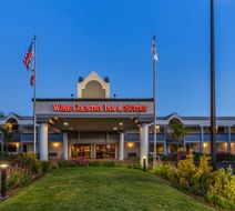 Best Western Plus Wine Country Inn & Ste Exterior