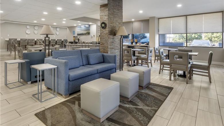 <b>Best Western Salisbury Plaza Lobby</b>. Images powered by <a href="https://iceportal.shijigroup.com/" title="IcePortal" target="_blank">IcePortal</a>.