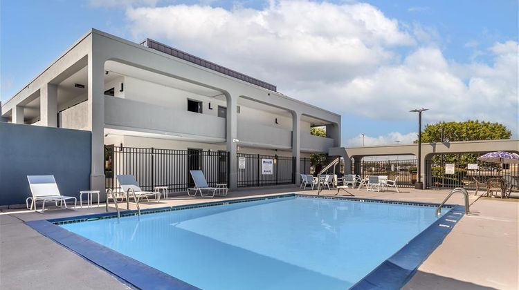 Best Western Salisbury Plaza Pool