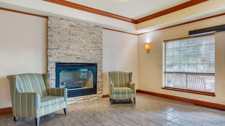 <b>Best Western Plus Northwind Inn & Suites Lobby</b>. Images powered by <a href="https://iceportal.shijigroup.com/" title="IcePortal" target="_blank">IcePortal</a>.