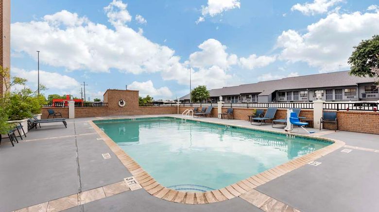 <b>Best Western Plus Austin Central Pool</b>. Images powered by <a href="https://iceportal.shijigroup.com/" title="IcePortal" target="_blank">IcePortal</a>.