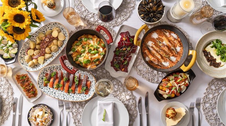 <b>NH Buenos Aires City Restaurant</b>. Images powered by <a href="https://iceportal.shijigroup.com/" title="IcePortal" target="_blank">IcePortal</a>.