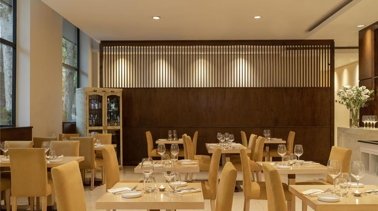 <b>NH Mendoza Cordillera Restaurant</b>. Images powered by <a href="https://iceportal.shijigroup.com/" title="IcePortal" target="_blank">IcePortal</a>.