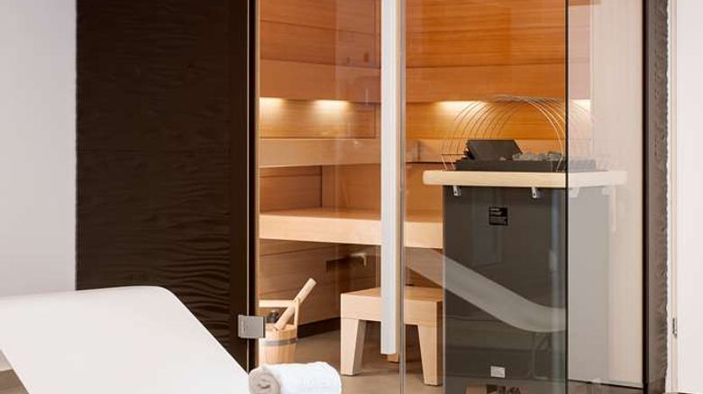 <b>NH Collection Wien Zentrum Pool</b>. Images powered by <a href="https://iceportal.shijigroup.com/" title="IcePortal" target="_blank">IcePortal</a>.