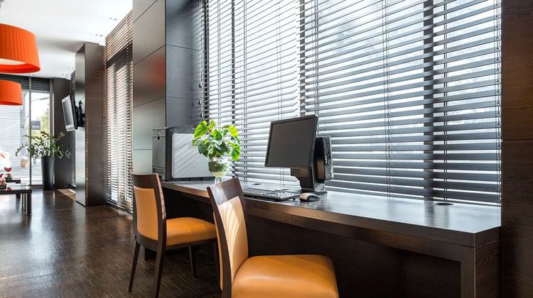NH Danube City Lobby