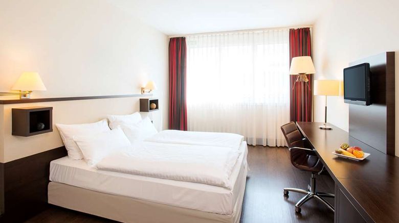 <b>NH Wien City Room</b>. Images powered by <a href="https://iceportal.shijigroup.com/" title="IcePortal" target="_blank">IcePortal</a>.