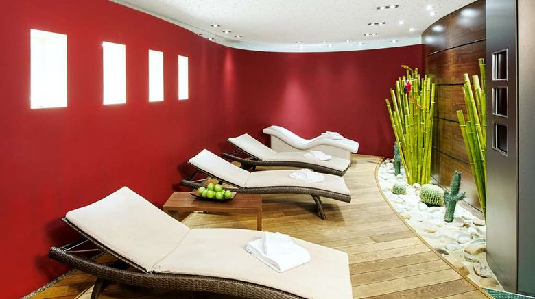 <b>NH Vienna Airport Conference Center Spa</b>. Images powered by <a href="https://iceportal.shijigroup.com/" title="IcePortal" target="_blank">IcePortal</a>.