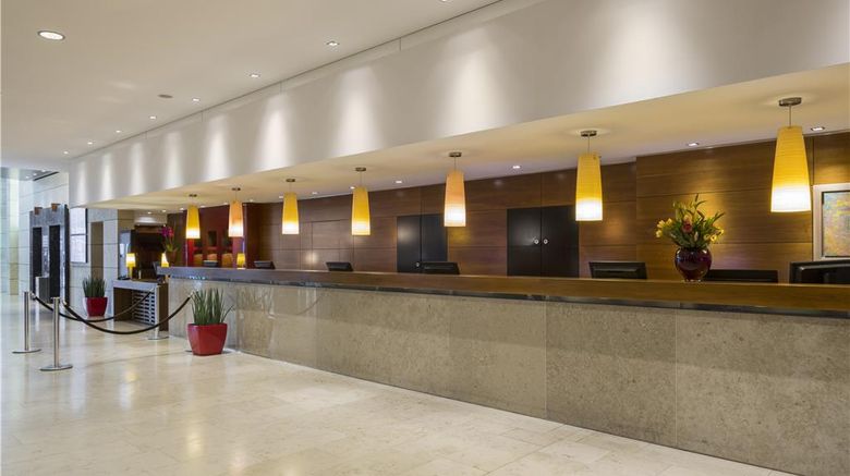 <b>NH Vienna Airport Conference Center Lobby</b>. Images powered by <a href="https://iceportal.shijigroup.com/" title="IcePortal" target="_blank">IcePortal</a>.