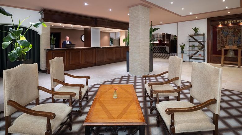 <b>NH Brugge Lobby</b>. Images powered by <a href="https://iceportal.shijigroup.com/" title="IcePortal" target="_blank">IcePortal</a>.
