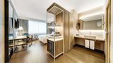 NH Brussels Airport Room