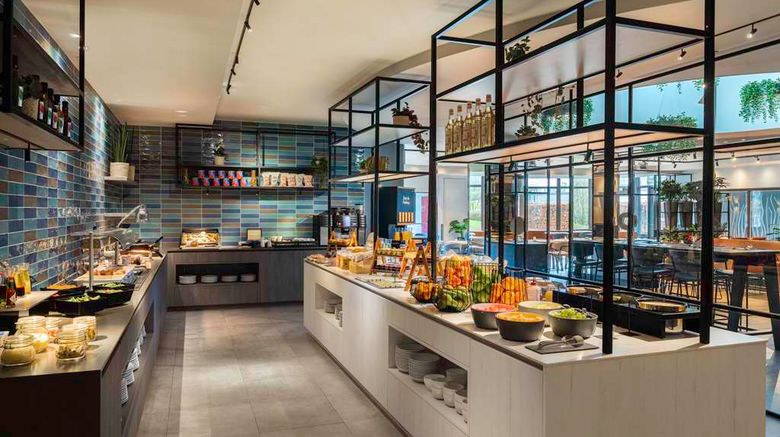 <b>NH Brussels Airport Restaurant</b>. Images powered by <a href="https://iceportal.shijigroup.com/" title="IcePortal" target="_blank">IcePortal</a>.