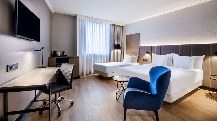 NH Luxembourg Airport Room