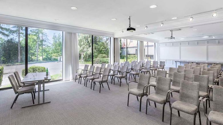 <b>NH Luxembourg Airport Meeting</b>. Images powered by <a href="https://iceportal.shijigroup.com/" title="IcePortal" target="_blank">IcePortal</a>.