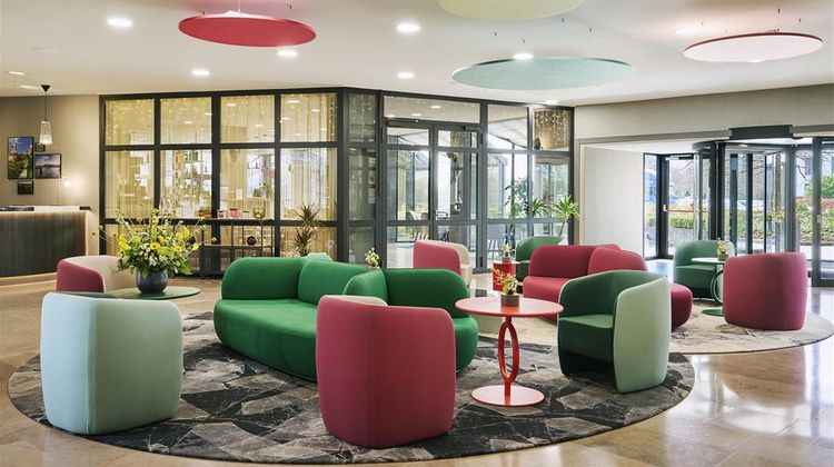 NH Luxembourg Airport Lobby