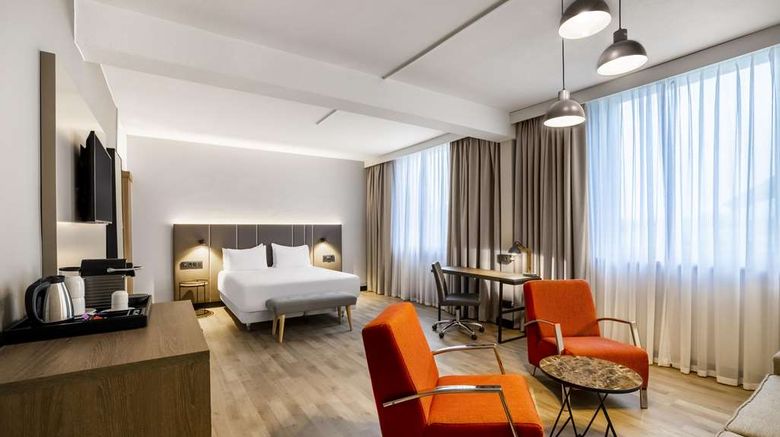 <b>NH Luxembourg Airport Suite</b>. Images powered by <a href="https://iceportal.shijigroup.com/" title="IcePortal" target="_blank">IcePortal</a>.