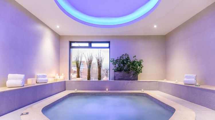 NH Collection Bogota Teleport Royal Pool
