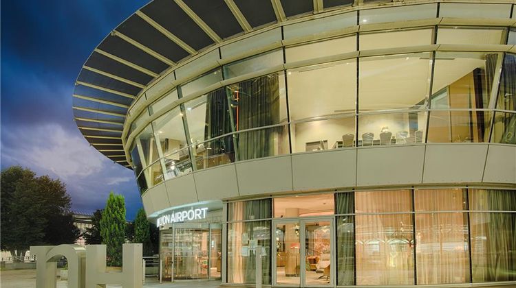NH Lyon Airport Exterior