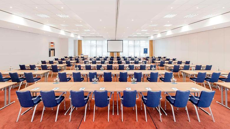 <b>NH Munchen Ost Conference Center Meeting</b>. Images powered by <a href="https://iceportal.shijigroup.com/" title="IcePortal" target="_blank">IcePortal</a>.