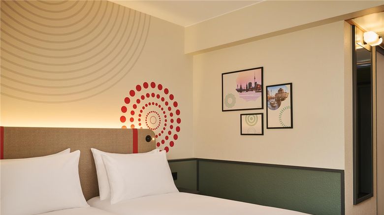<b>NH Berlin City Ost Room</b>. Images powered by <a href="https://iceportal.shijigroup.com/" title="IcePortal" target="_blank">IcePortal</a>.