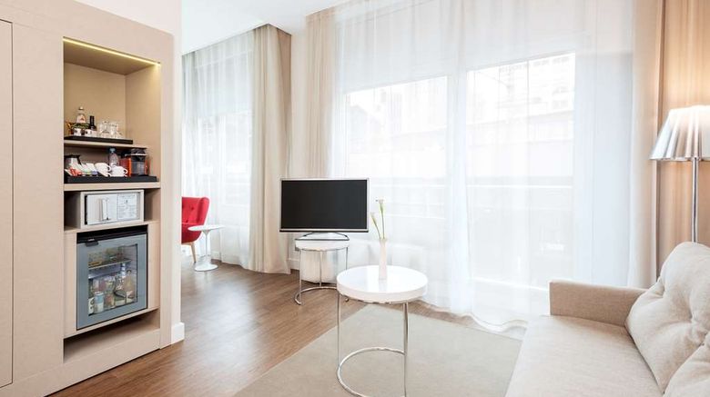 <b>NH Collection Berlin Mitte Friedrichstra Room</b>. Images powered by <a href="https://iceportal.shijigroup.com/" title="IcePortal" target="_blank">IcePortal</a>.