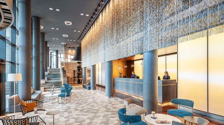 NH Berlin Alexanderplatz Lobby