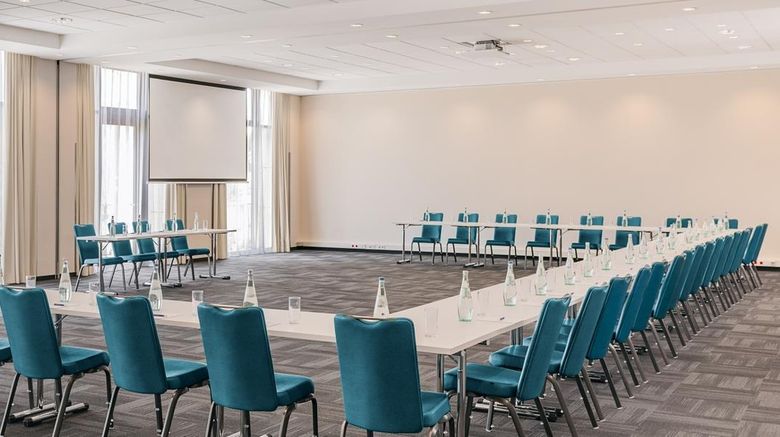 <b>NH Berlin Alexanderplatz Meeting</b>. Images powered by <a href="https://iceportal.shijigroup.com/" title="IcePortal" target="_blank">IcePortal</a>.