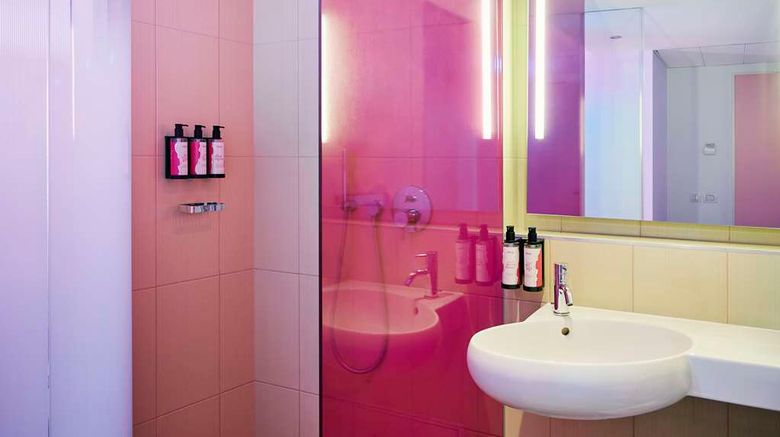 <b>nhow Berlin Room</b>. Images powered by <a href="https://iceportal.shijigroup.com/" title="IcePortal" target="_blank">IcePortal</a>.
