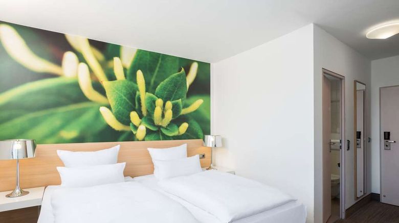 <b>NH Bingen Room</b>. Images powered by <a href="https://iceportal.shijigroup.com/" title="IcePortal" target="_blank">IcePortal</a>.