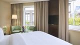NH Duesseldorf Koenigsallee Room