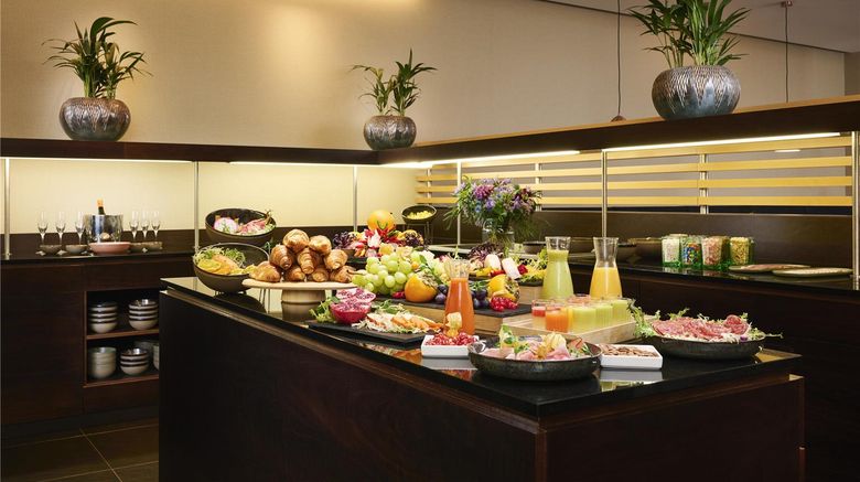 <b>NH Duesseldorf Koenigsallee Restaurant</b>. Images powered by <a href="https://iceportal.shijigroup.com/" title="IcePortal" target="_blank">IcePortal</a>.