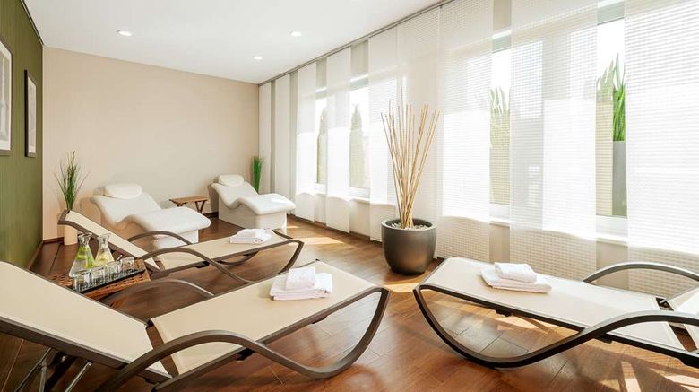 <b>NH Dusseldorf City Nord Spa</b>. Images powered by <a href="https://iceportal.shijigroup.com/" title="IcePortal" target="_blank">IcePortal</a>.