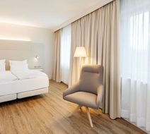 NH Dusseldorf City Nord Room