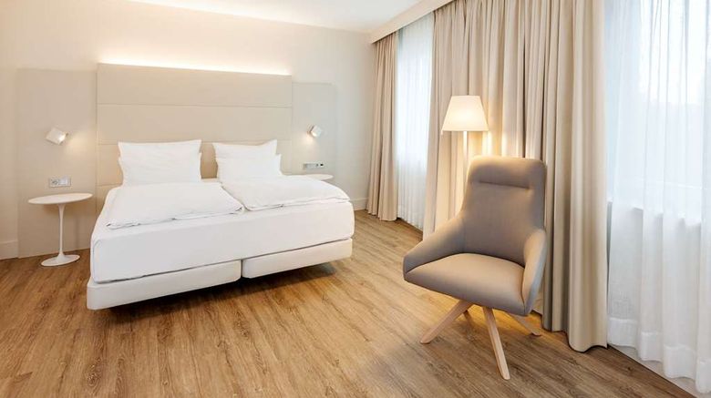 <b>NH Dusseldorf City Nord Room</b>. Images powered by <a href="https://iceportal.shijigroup.com/" title="IcePortal" target="_blank">IcePortal</a>.