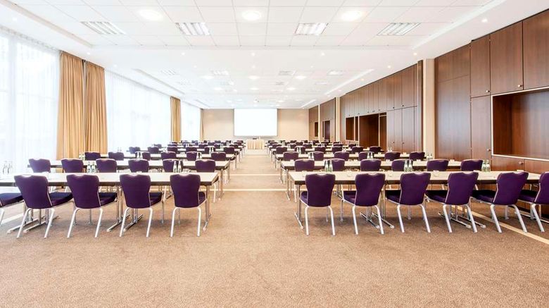 <b>NH Dusseldorf City Nord Meeting</b>. Images powered by <a href="https://iceportal.shijigroup.com/" title="IcePortal" target="_blank">IcePortal</a>.