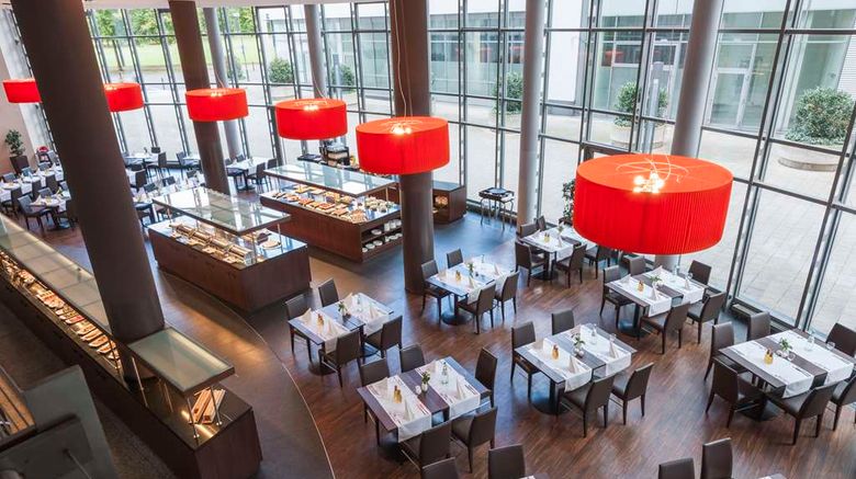<b>NH Dusseldorf City Restaurant</b>. Images powered by <a href="https://iceportal.shijigroup.com/" title="IcePortal" target="_blank">IcePortal</a>.