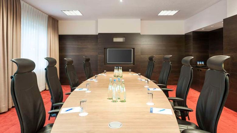 <b>NH Frankfurt Airport Meeting</b>. Images powered by <a href="https://iceportal.shijigroup.com/" title="IcePortal" target="_blank">IcePortal</a>.