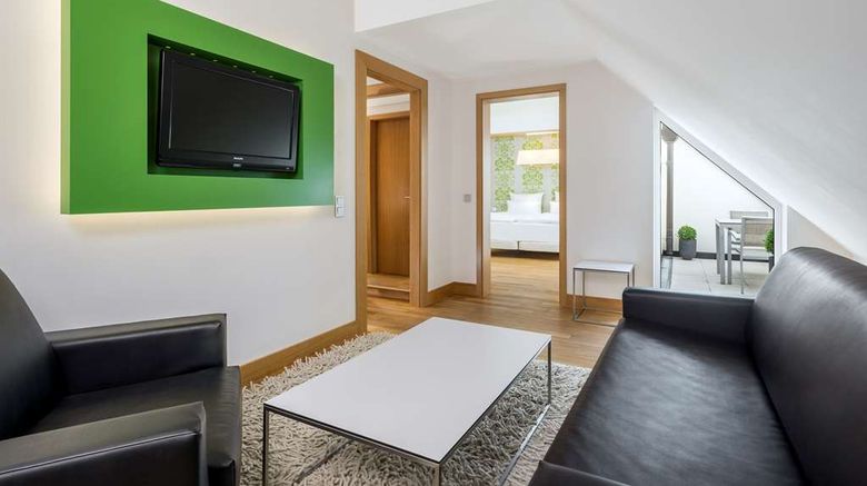 <b>NH Frankfurt Messe Suite</b>. Images powered by <a href="https://iceportal.shijigroup.com/" title="IcePortal" target="_blank">IcePortal</a>.