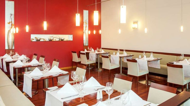 <b>NH Frankfurt Niederrad Restaurant</b>. Images powered by <a href="https://iceportal.shijigroup.com/" title="IcePortal" target="_blank">IcePortal</a>.