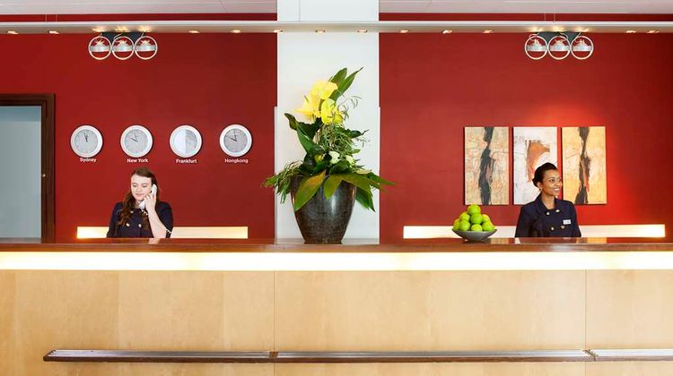NH Frankfurt Niederrad Lobby