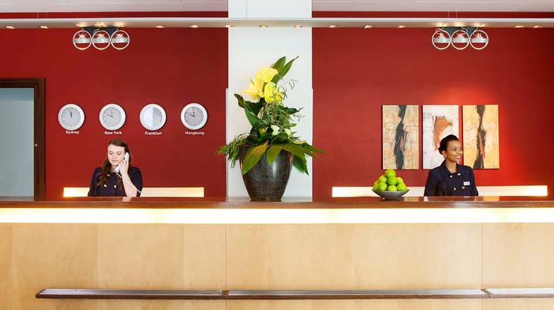 <b>NH Frankfurt Niederrad Lobby</b>. Images powered by <a href="https://iceportal.shijigroup.com/" title="IcePortal" target="_blank">IcePortal</a>.
