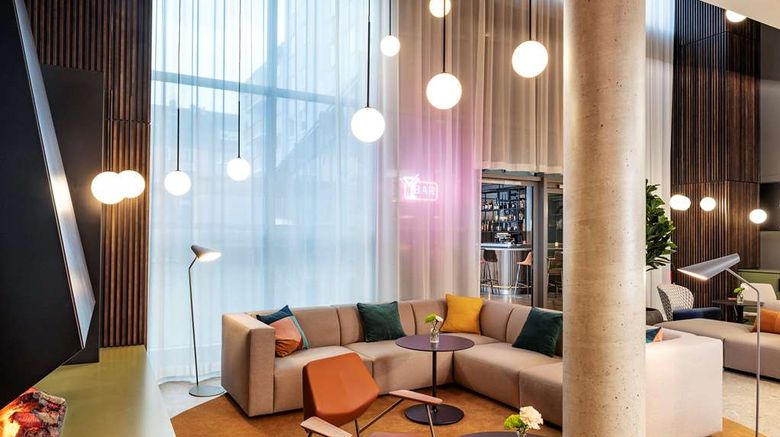 <b>NH Koeln Altstadt Lobby</b>. Images powered by <a href="https://iceportal.shijigroup.com/" title="IcePortal" target="_blank">IcePortal</a>.