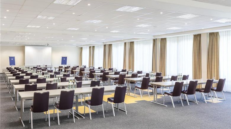 <b>NH Leipzig Messe Meeting</b>. Images powered by <a href="https://iceportal.shijigroup.com/" title="IcePortal" target="_blank">IcePortal</a>.