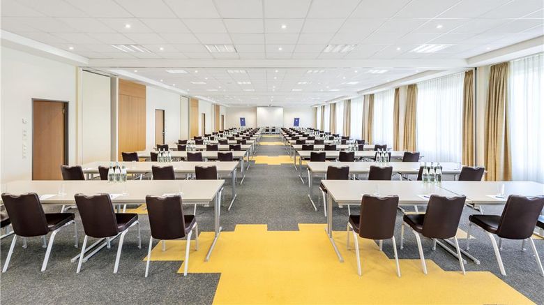 <b>NH Leipzig Messe Meeting</b>. Images powered by <a href="https://iceportal.shijigroup.com/" title="IcePortal" target="_blank">IcePortal</a>.