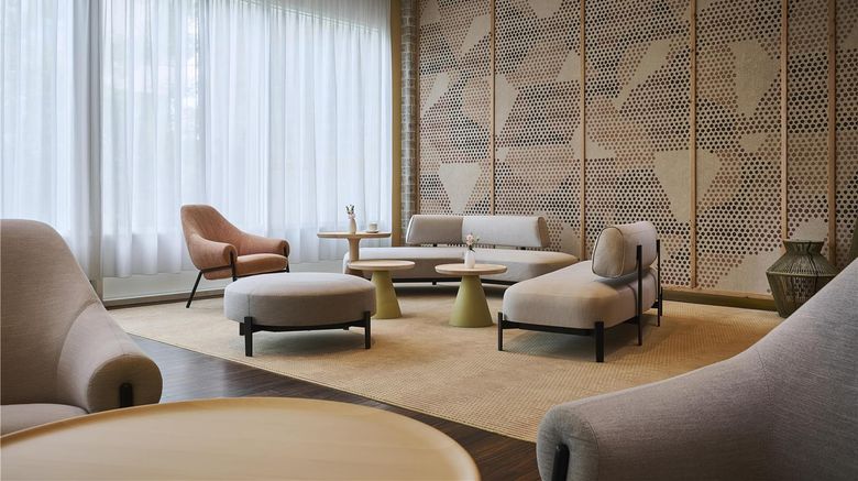 <b>NH Leipzig Messe Lobby</b>. Images powered by <a href="https://iceportal.shijigroup.com/" title="IcePortal" target="_blank">IcePortal</a>.