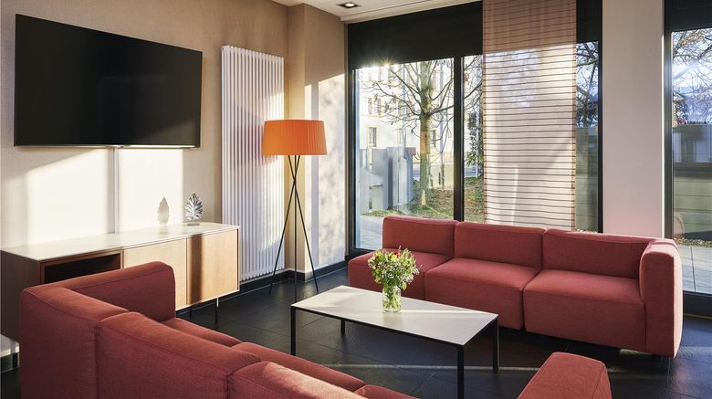<b>NH Ludwigsburg Lobby</b>. Images powered by <a href="https://iceportal.shijigroup.com/" title="IcePortal" target="_blank">IcePortal</a>.